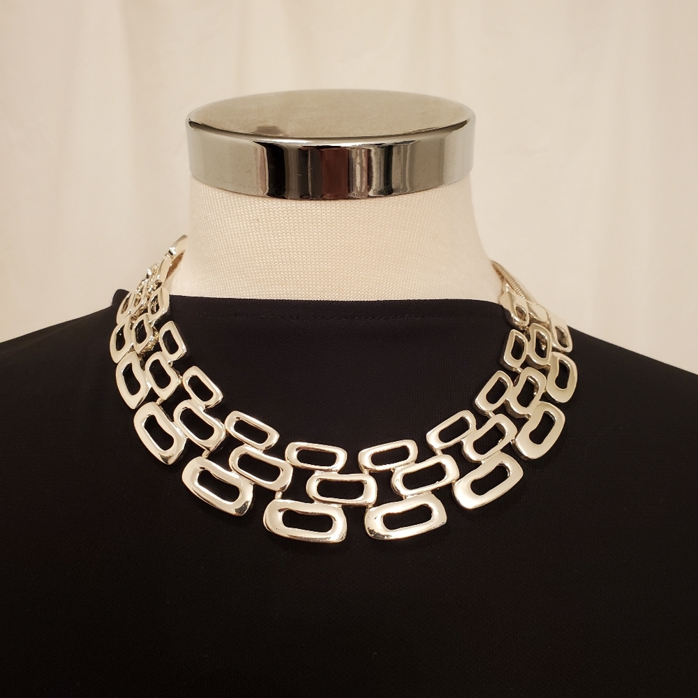 Silvertone Necklace 18" NWOT
